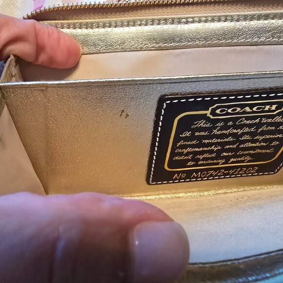 Coach Wallet Gold #41202 Credit Card Slots Pretty! Beautiful - Picture 8 of 16